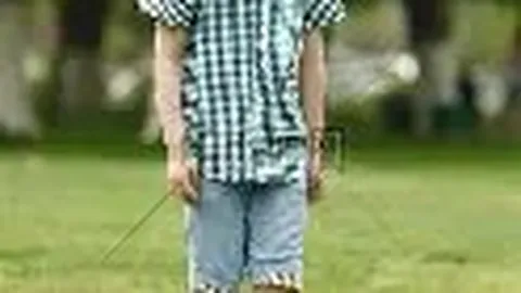 周杰伦岳父寿辰庆祝，昔日偶像奶茶杯下变胖难辨